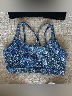 Blue Patterned Strappy Crop Sports Bra